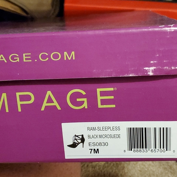 Woman's heels - Picture 4 of 4